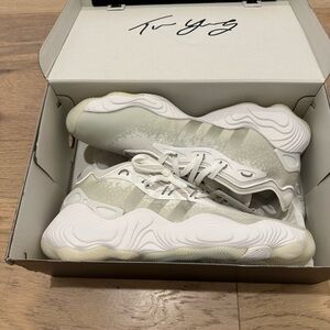 Adidas White Modern Athletic Shoes